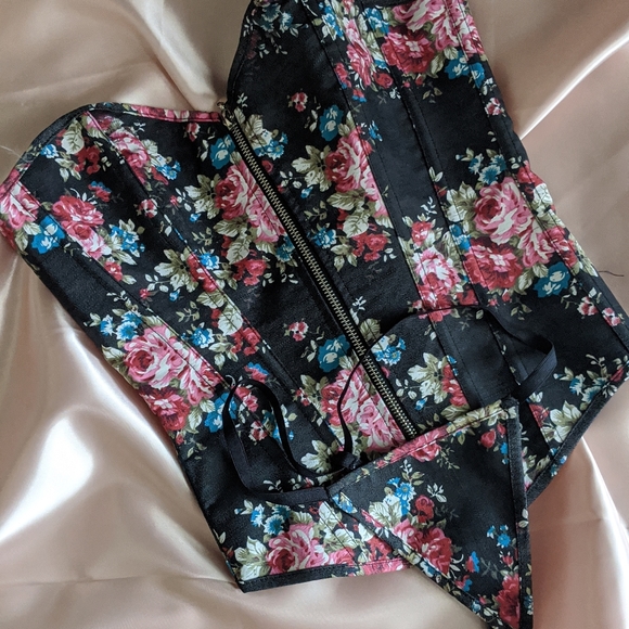 Classy Black floral denim corset and g string - Picture 3 of 4